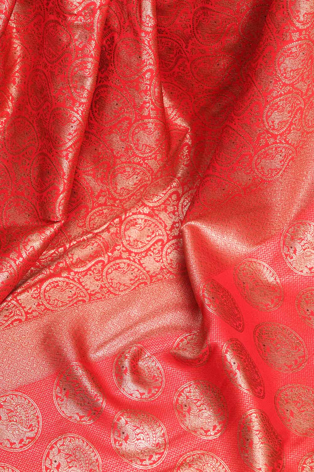 Stunning Red Banarasi Silk Saree - Elegant and Timeless - Luxurion World