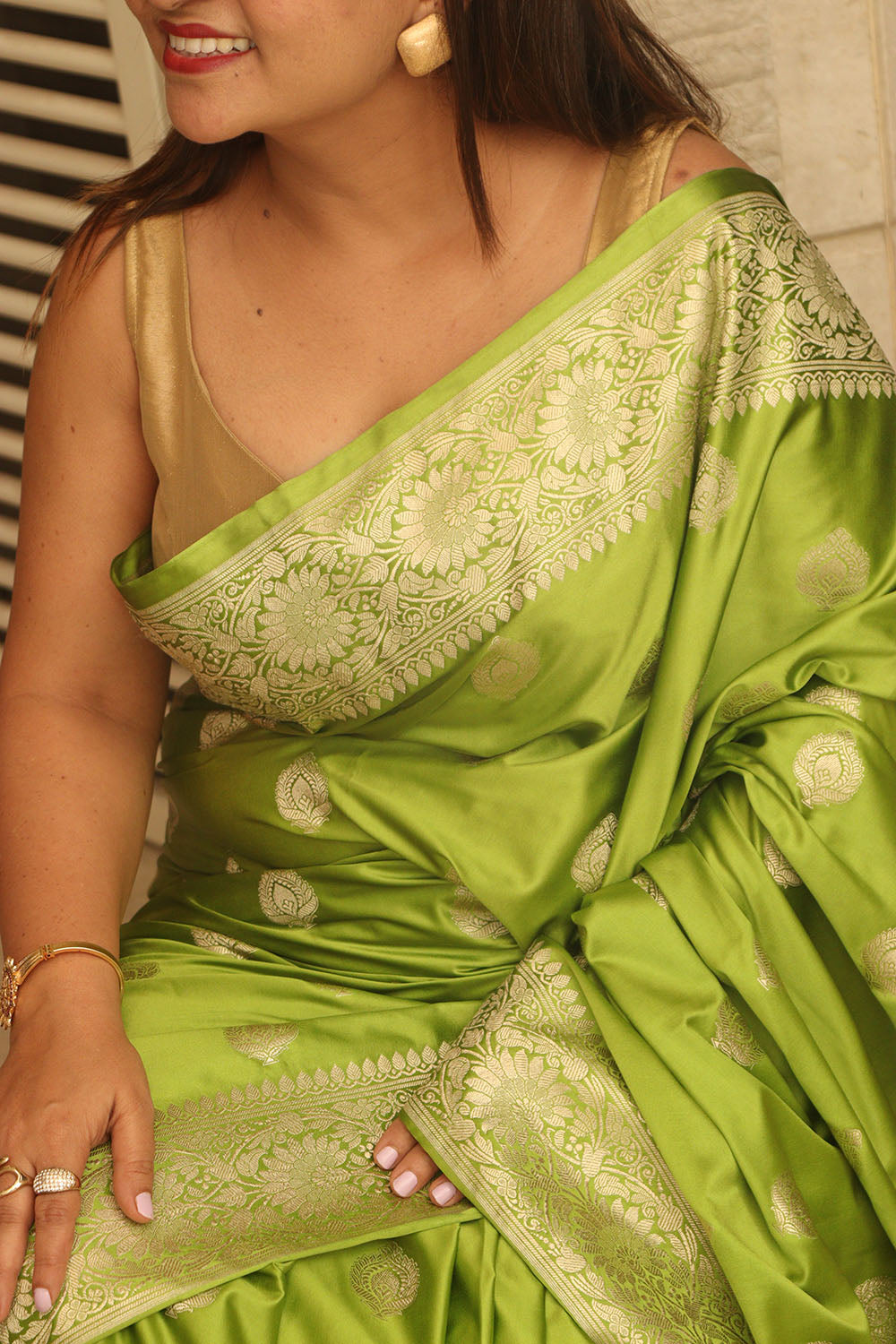 Green Banarasi Mashru Silk Flower Design Saree - Luxurion World