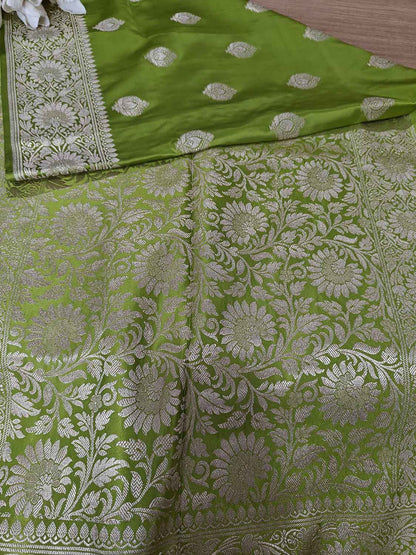 Green Banarasi Mashru Silk Flower Design Saree - Luxurion World