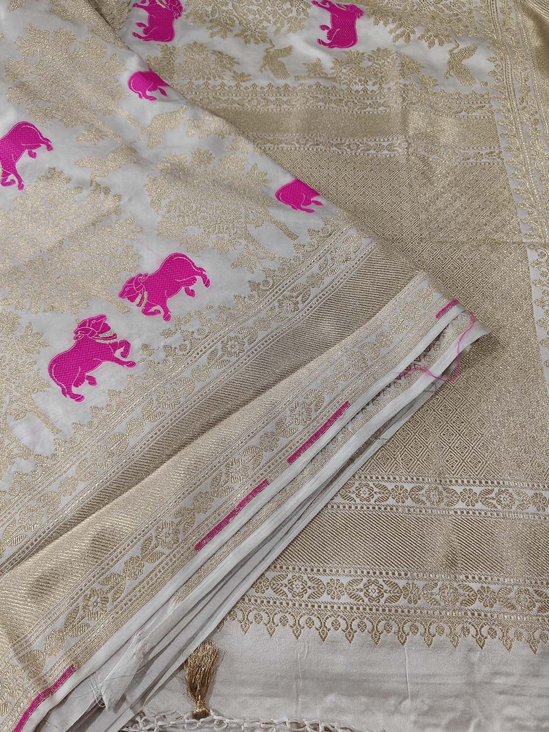 Dyeable Banarasi Mashru Silk Cow Design Saree - Luxurion World
