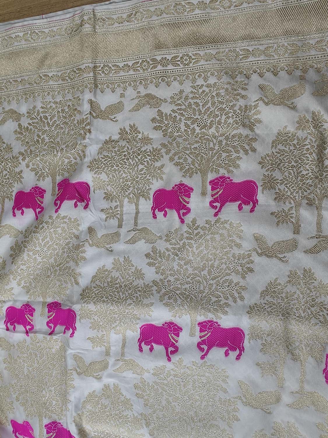 Dyeable Banarasi Mashru Silk Cow Design Saree - Luxurion World
