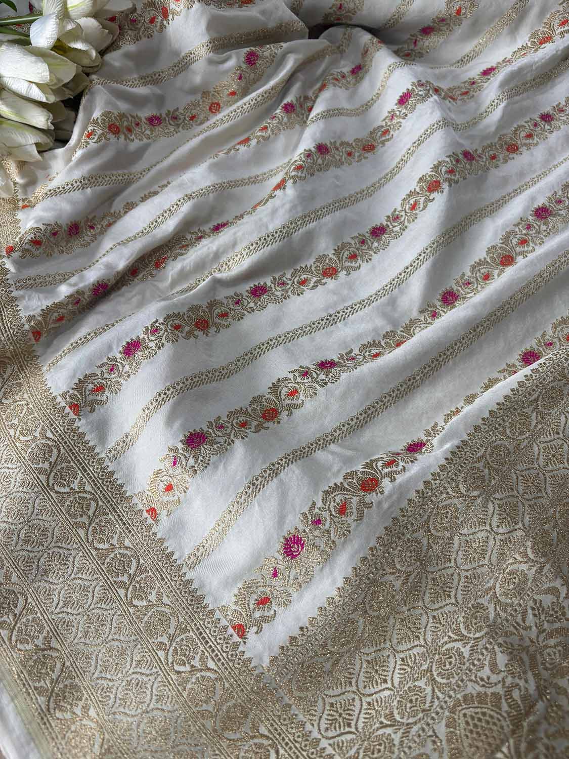 Dyeable Banarasi Mashru Silk Meenakari Saree - Luxurion World