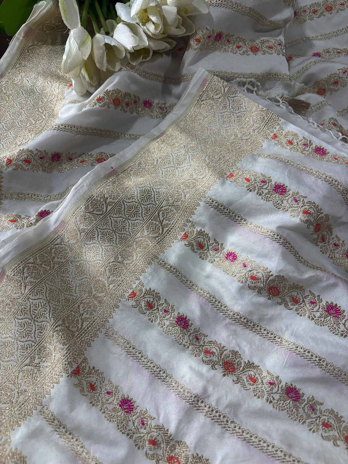 Dyeable Banarasi Mashru Silk Meenakari Saree - Luxurion World