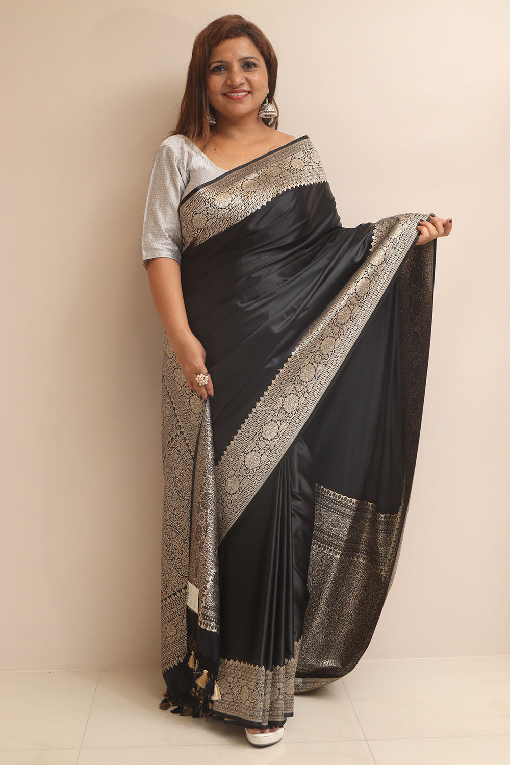 Black Banarasi Mashru Silk Plain Saree - Luxurion World