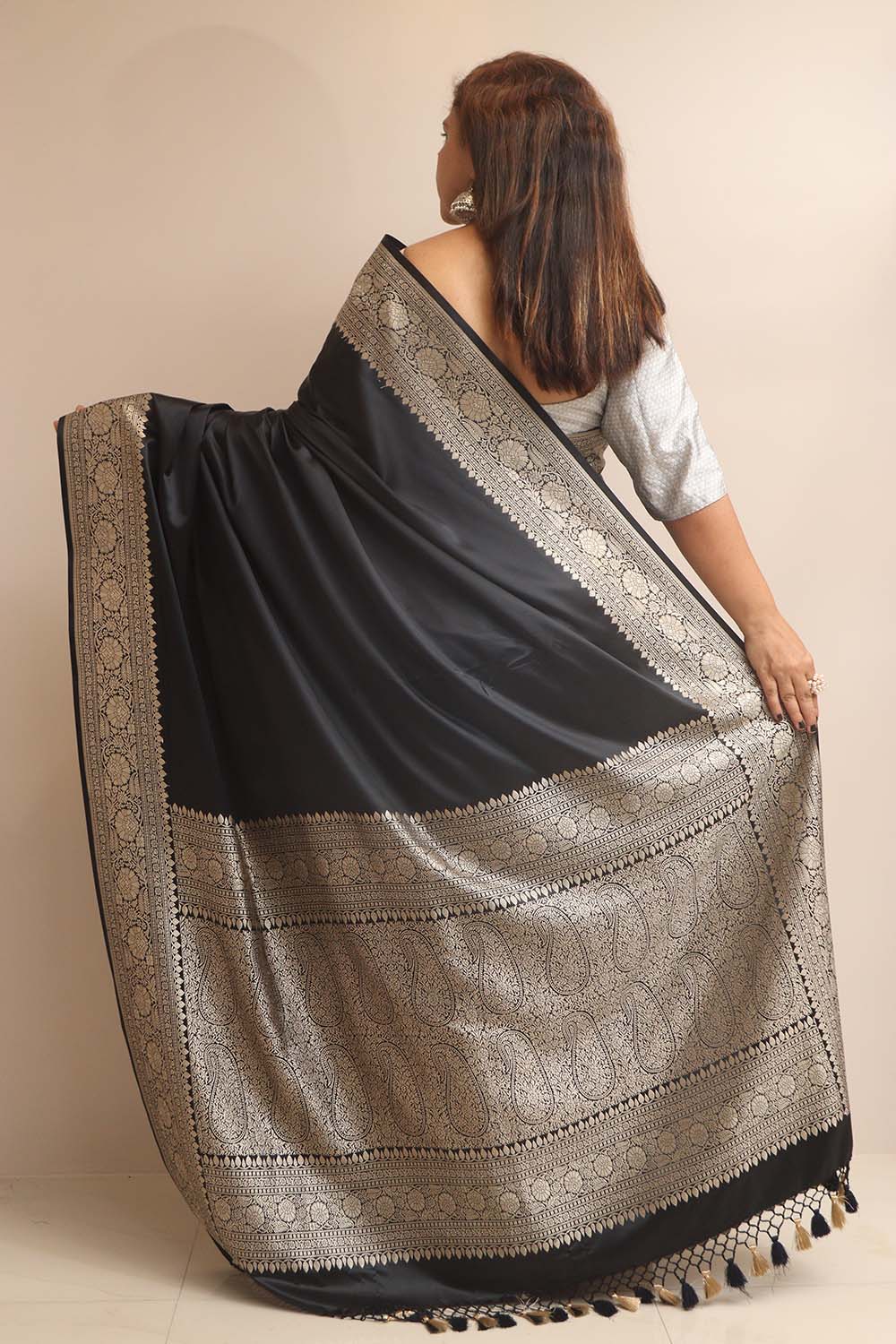 Black Banarasi Mashru Silk Plain Saree - Luxurion World