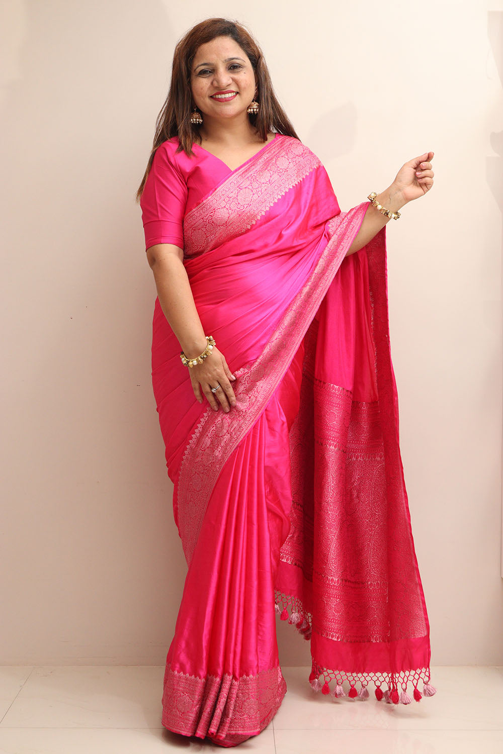 Elegant Pink Banarasi Mashru Silk Plain Saree - Luxurion World