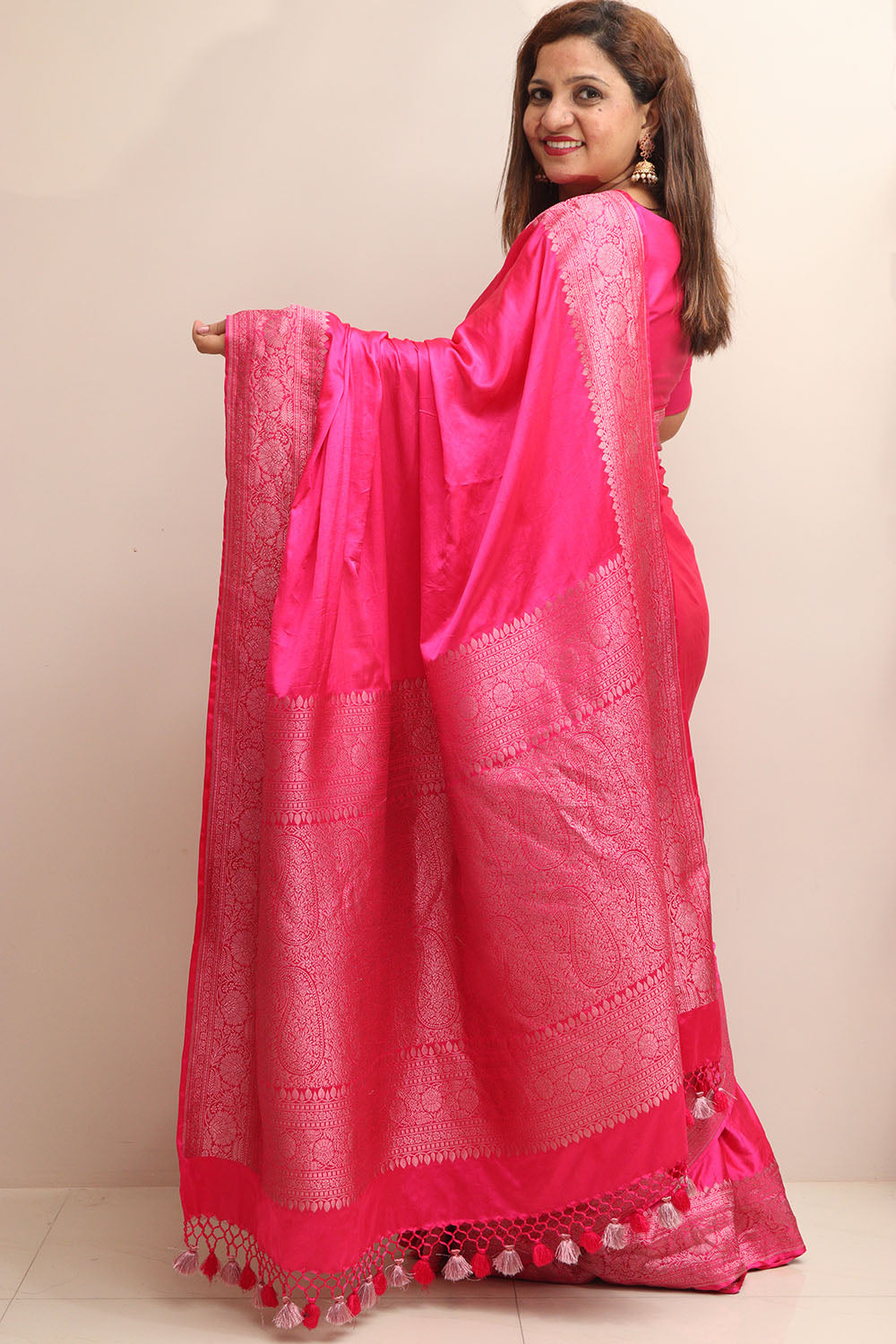 Elegant Pink Banarasi Mashru Silk Plain Saree - Luxurion World