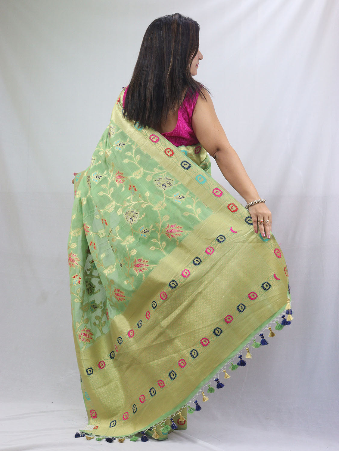 Stunning Green Banarasi Silk Meenakari Saree - Perfect Ethnic Attire - Luxurion World