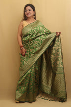 Stunning Green Banarasi Cotton Silk Saree - Elegant and Timeless - Luxurion World