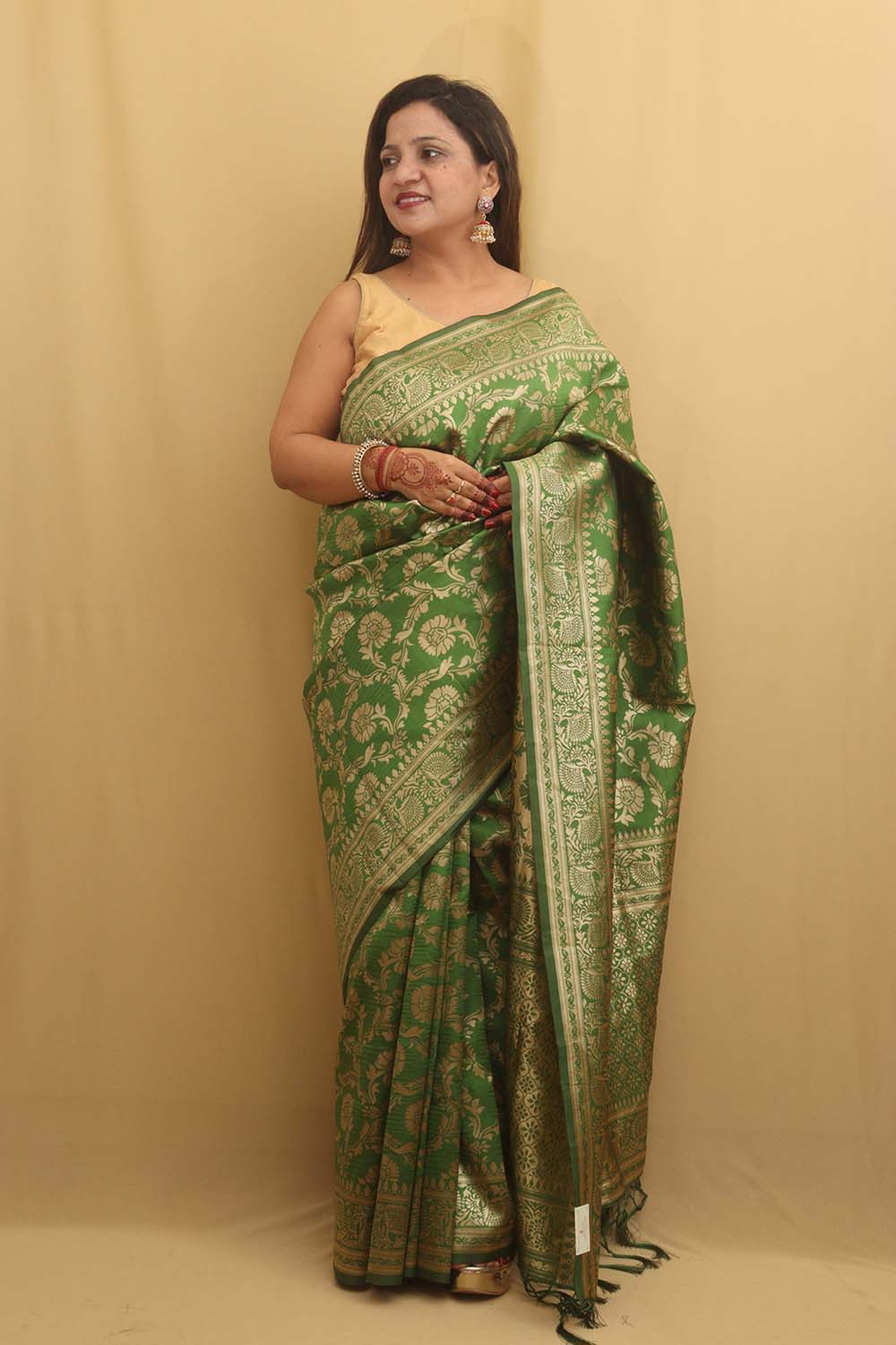 Stunning Green Banarasi Cotton Silk Saree - Elegant and Timeless - Luxurion World
