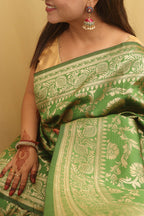 Stunning Green Banarasi Cotton Silk Saree - Elegant and Timeless - Luxurion World