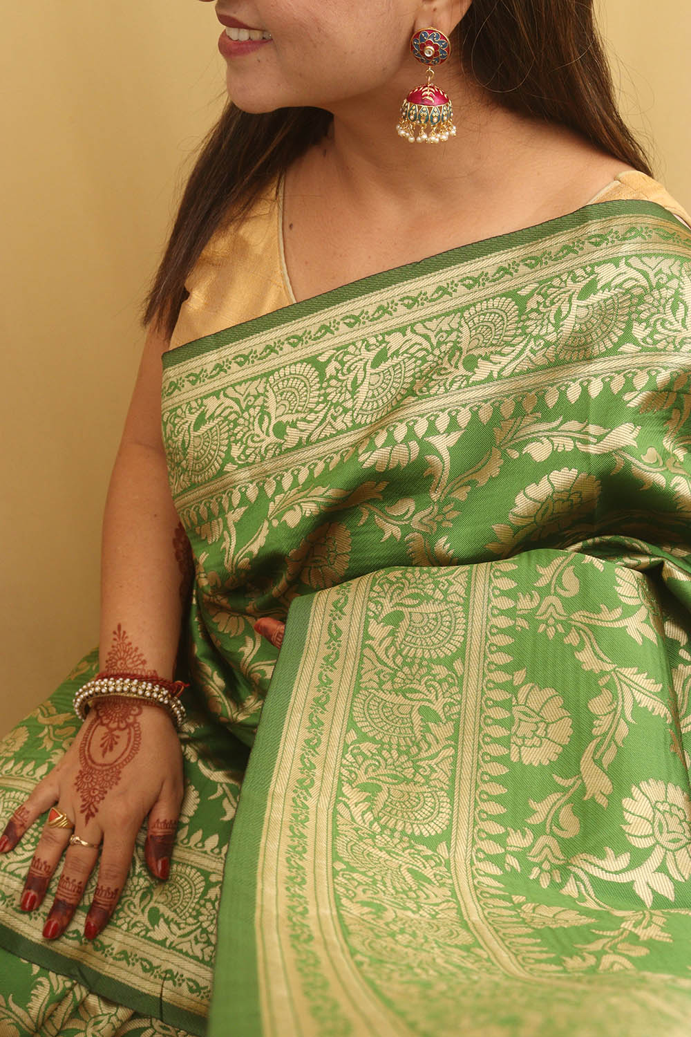 Stunning Green Banarasi Cotton Silk Saree - Elegant and Timeless - Luxurion World