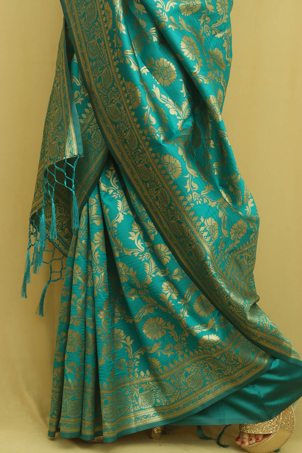 Blue Banarasi Cotton Silk Saree - Elegant and Timeless - Luxurion World