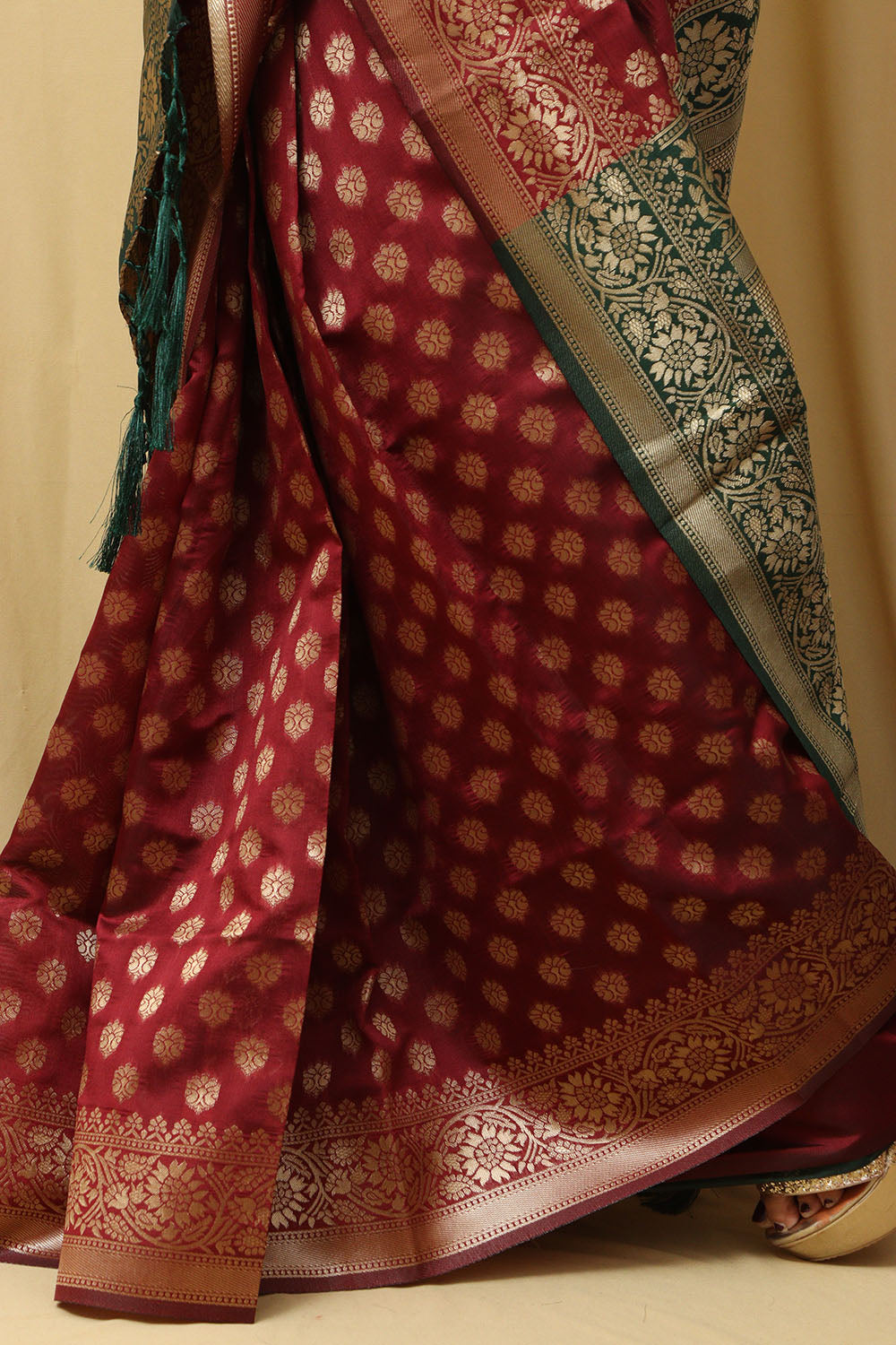 Timeless Elegance: Maroon Banarasi Silk Saree - Luxurion World