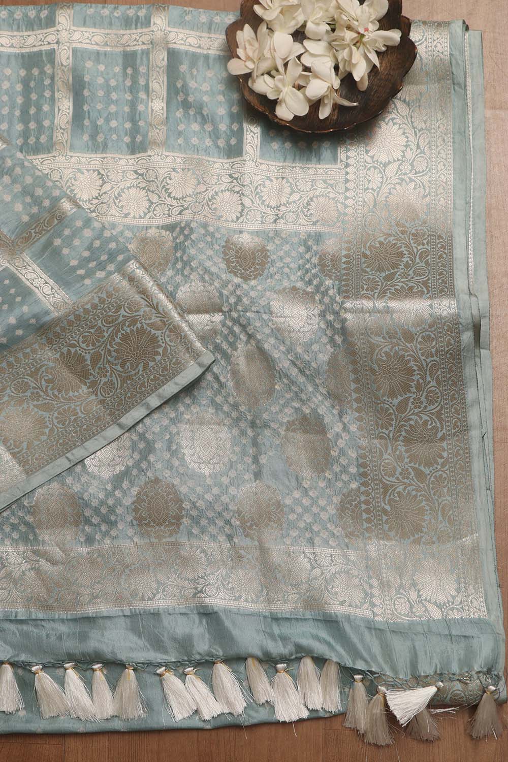 Elegant Grey Banarasi Bandhani Pure Chiniya Silk Saree - Luxurion World