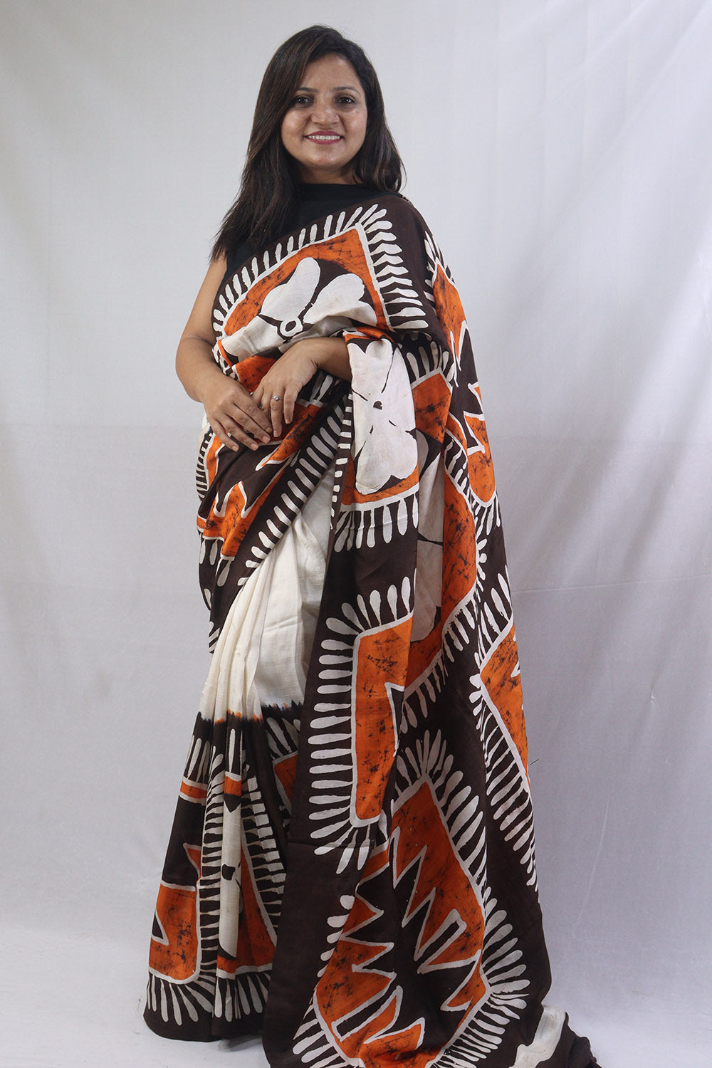 Stunning Off White Hand Batik Murshidabad Silk Saree - Perfect for Any Occasion!