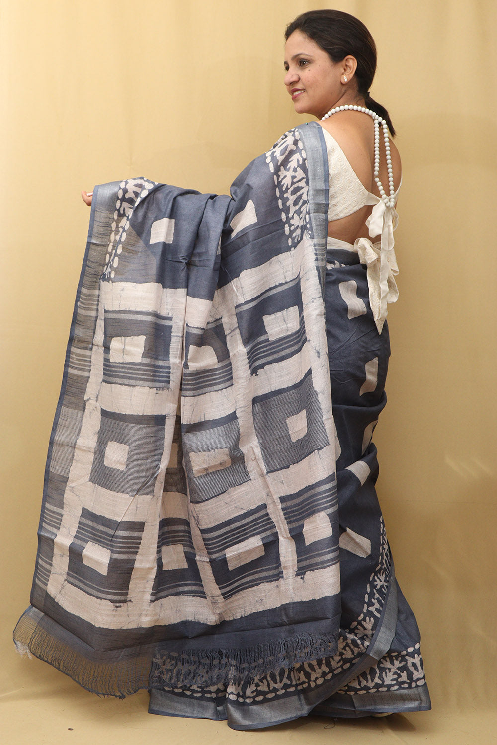 Elegant Grey Bhagalpur Linen Saree - Luxurion World