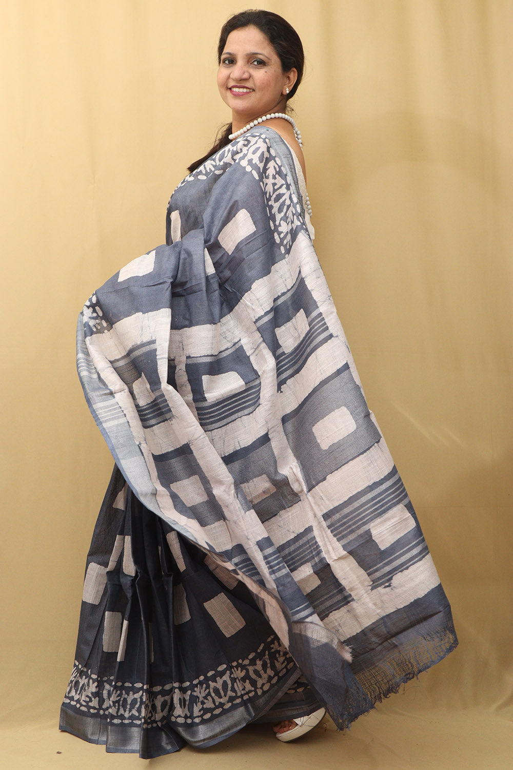 Elegant Grey Bhagalpur Linen Saree - Luxurion World