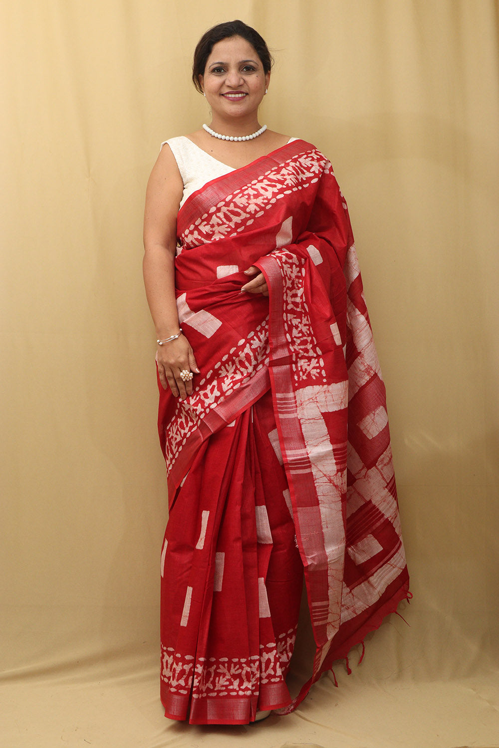 Stunning Red Bhagalpur Linen Saree - Elegant and Timeless - Luxurion World
