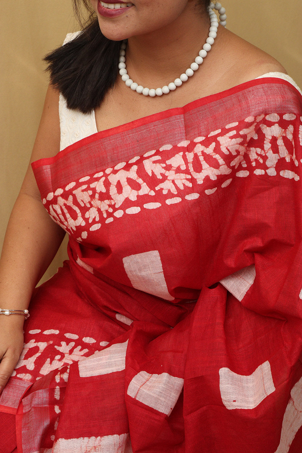 Stunning Red Bhagalpur Linen Saree - Elegant and Timeless - Luxurion World