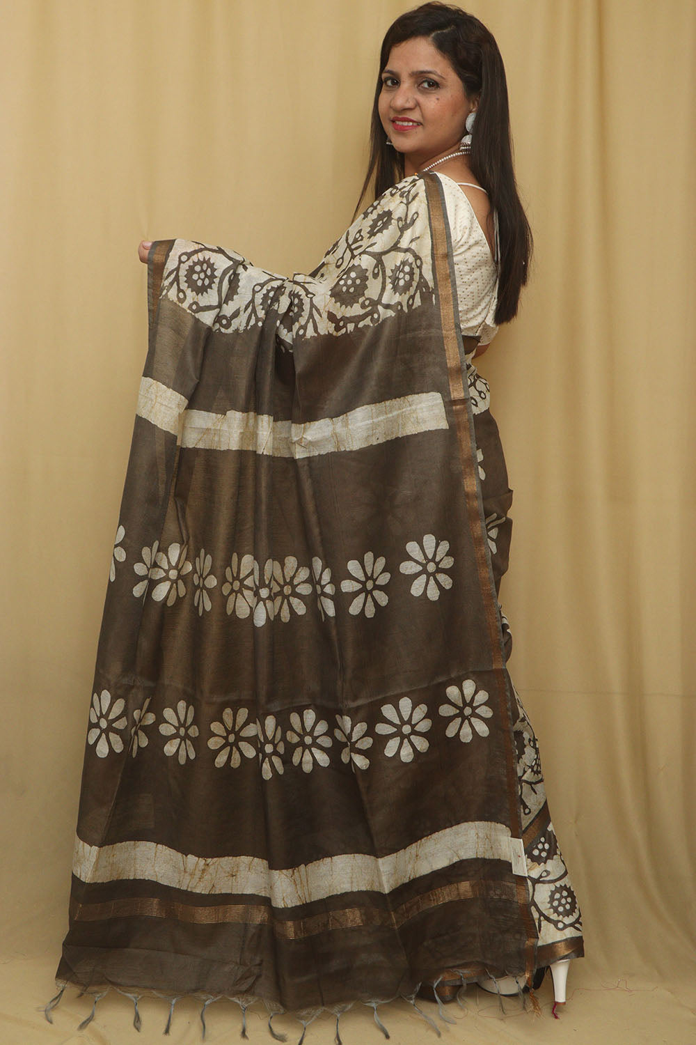 Stunning Olive Green Bhagalpur Chanderi Silk Batik Printed Saree - Luxurion World