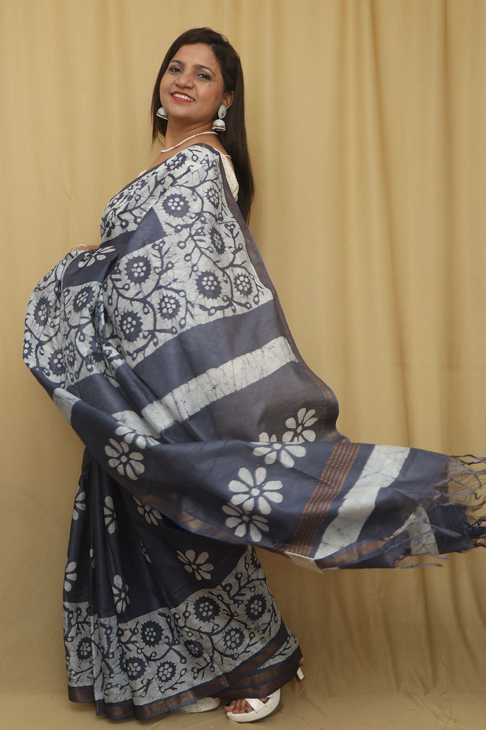Elegant Grey Bhagalpur Chanderi Silk Batik Printed Saree - Luxurion World