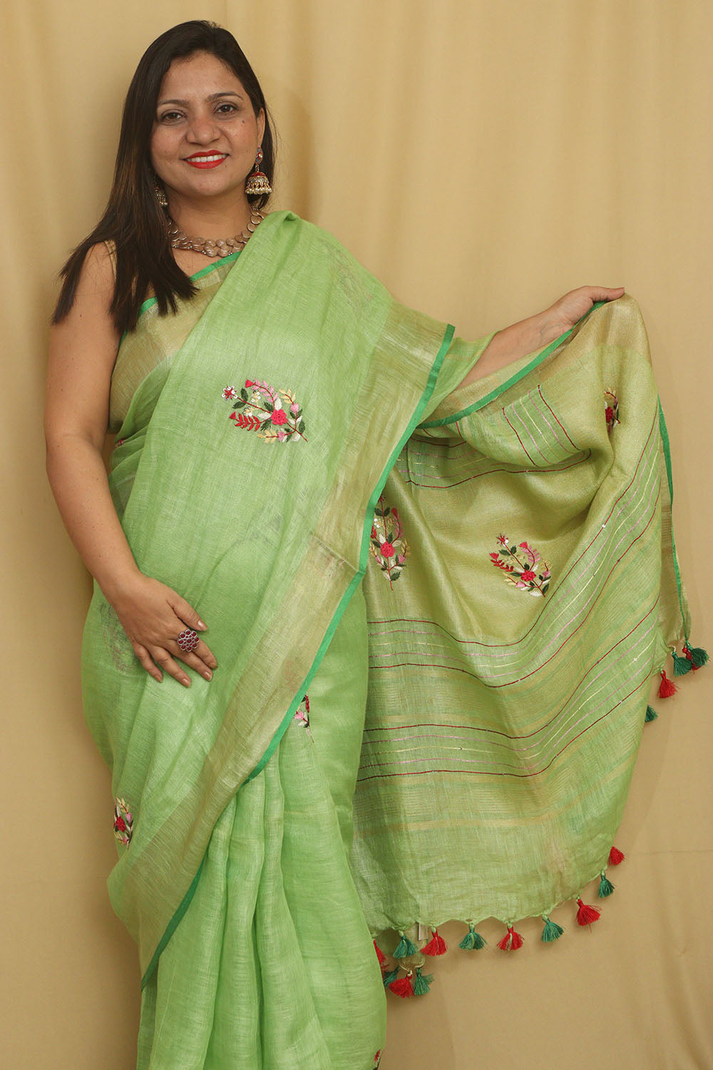 Green Pure Linen Hand Embroidered Bhagalpur Zari Border Thread Work Saree - Luxurion World