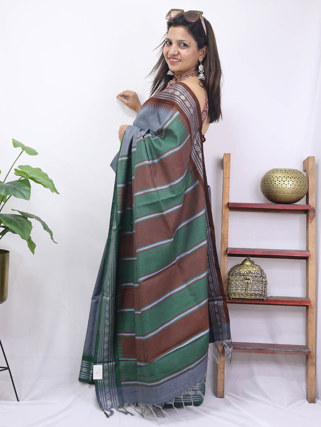 Stunning Grey Handloom Bhagalpur Tussar Silk Saree with Vidharbha Border - Luxurion World