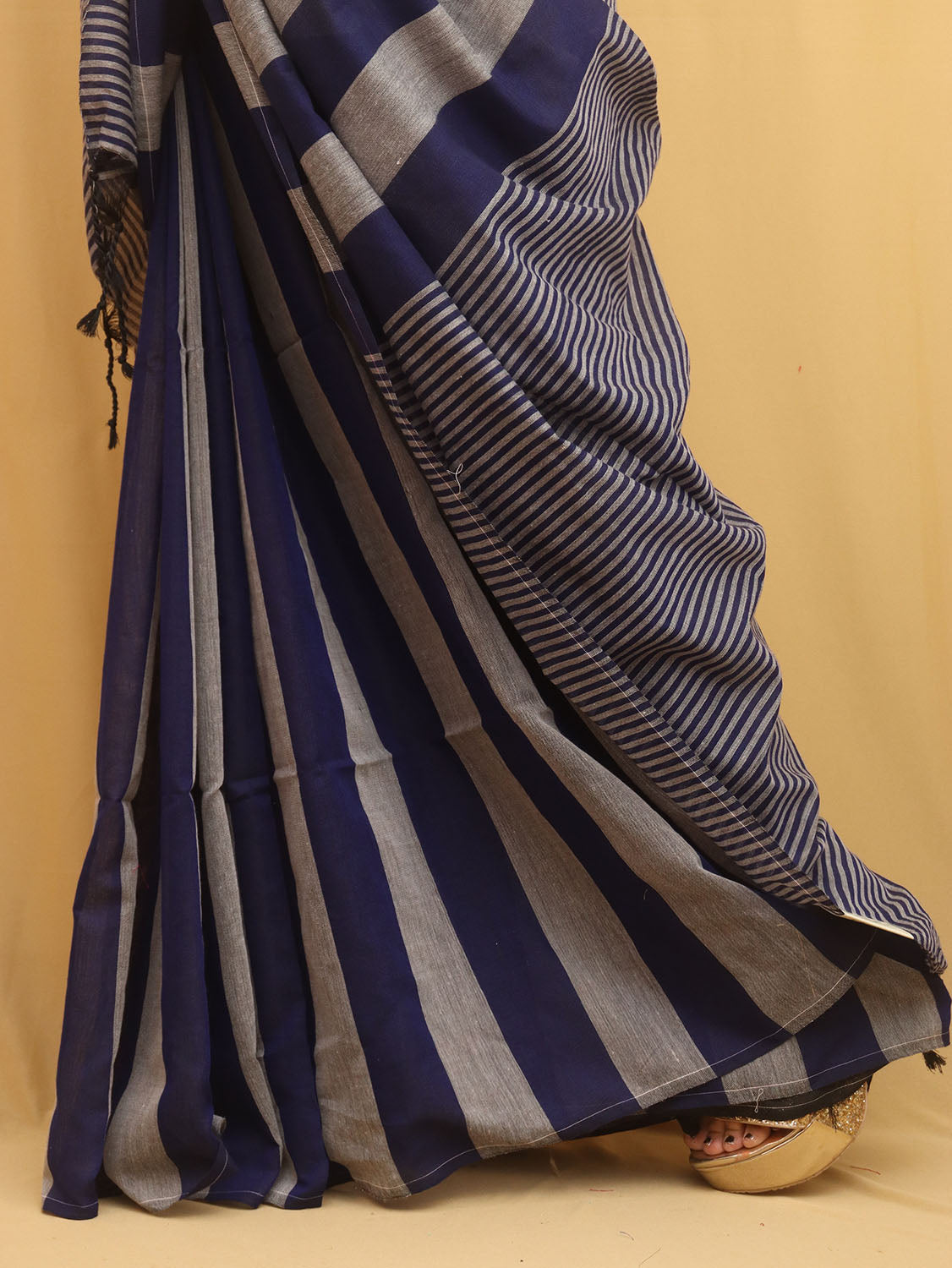 Grey And Blue Bengal Cotton Stripe Design Saree - Luxurion World