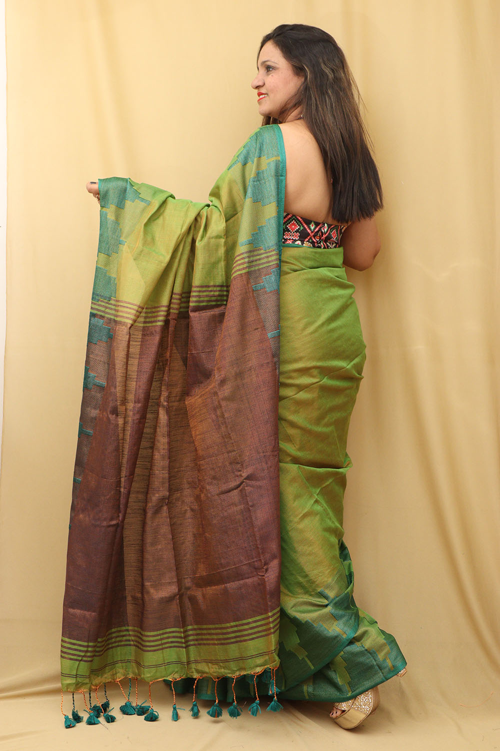 Ethnic Green Bengal Tissue Cotton Saree with Temple Border - Luxurion World