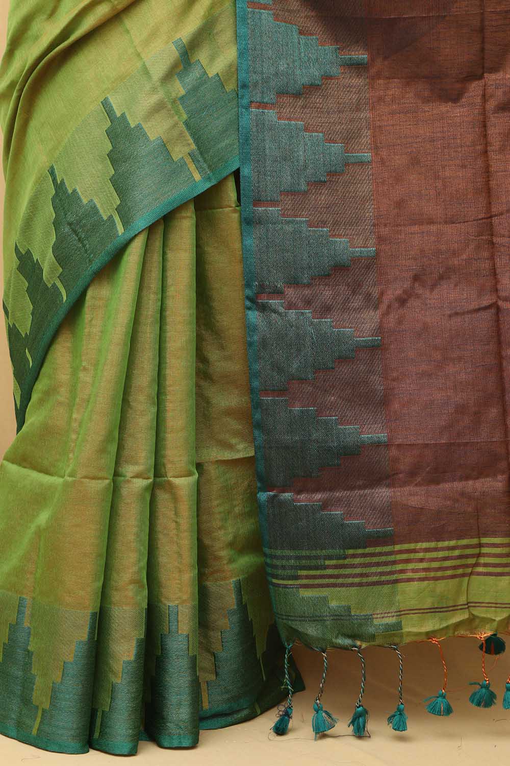 Ethnic Green Bengal Tissue Cotton Saree with Temple Border - Luxurion World