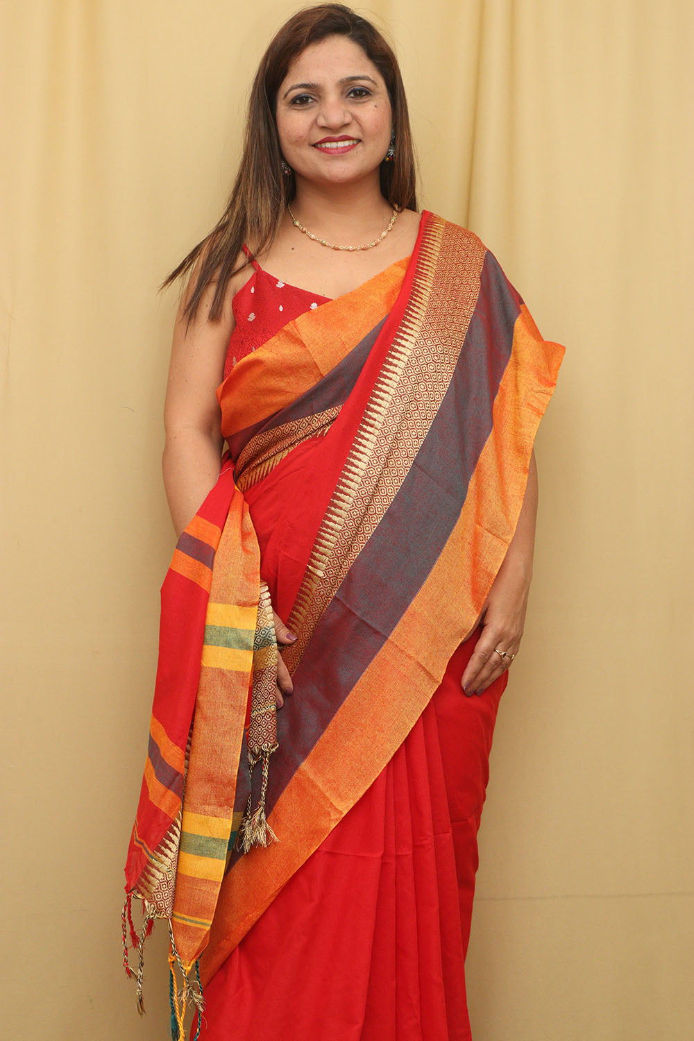Red Bengal Cotton Saree with Intricate Design - Luxurion World