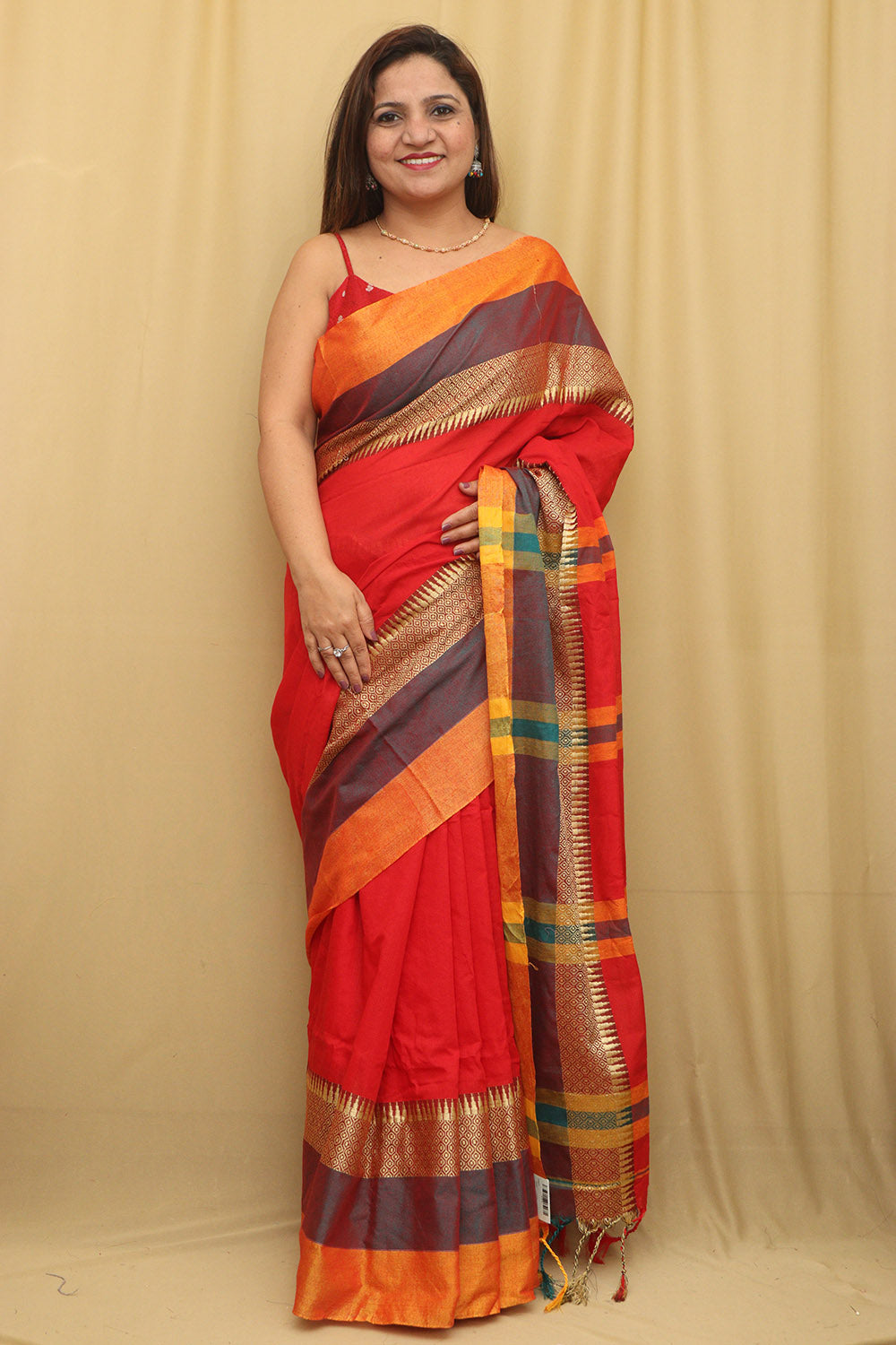 Red Bengal Cotton Saree with Intricate Design - Luxurion World