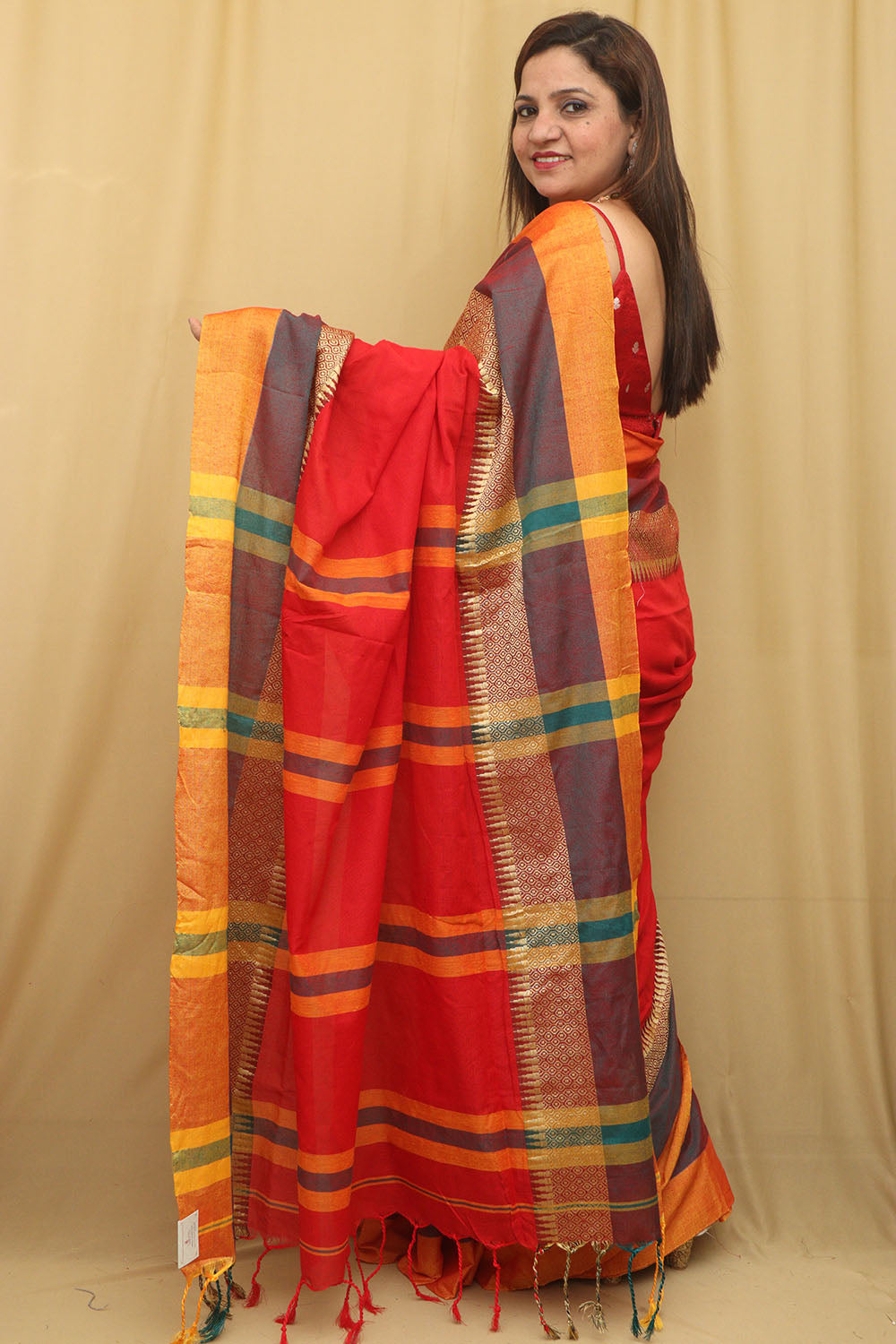 Red Bengal Cotton Saree with Intricate Design - Luxurion World