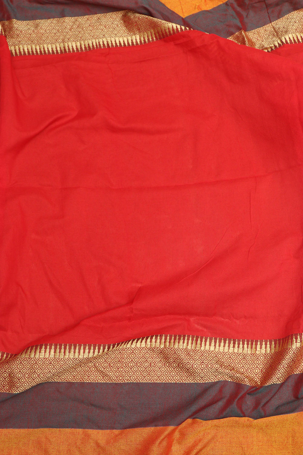 Red Bengal Cotton Saree with Intricate Design - Luxurion World