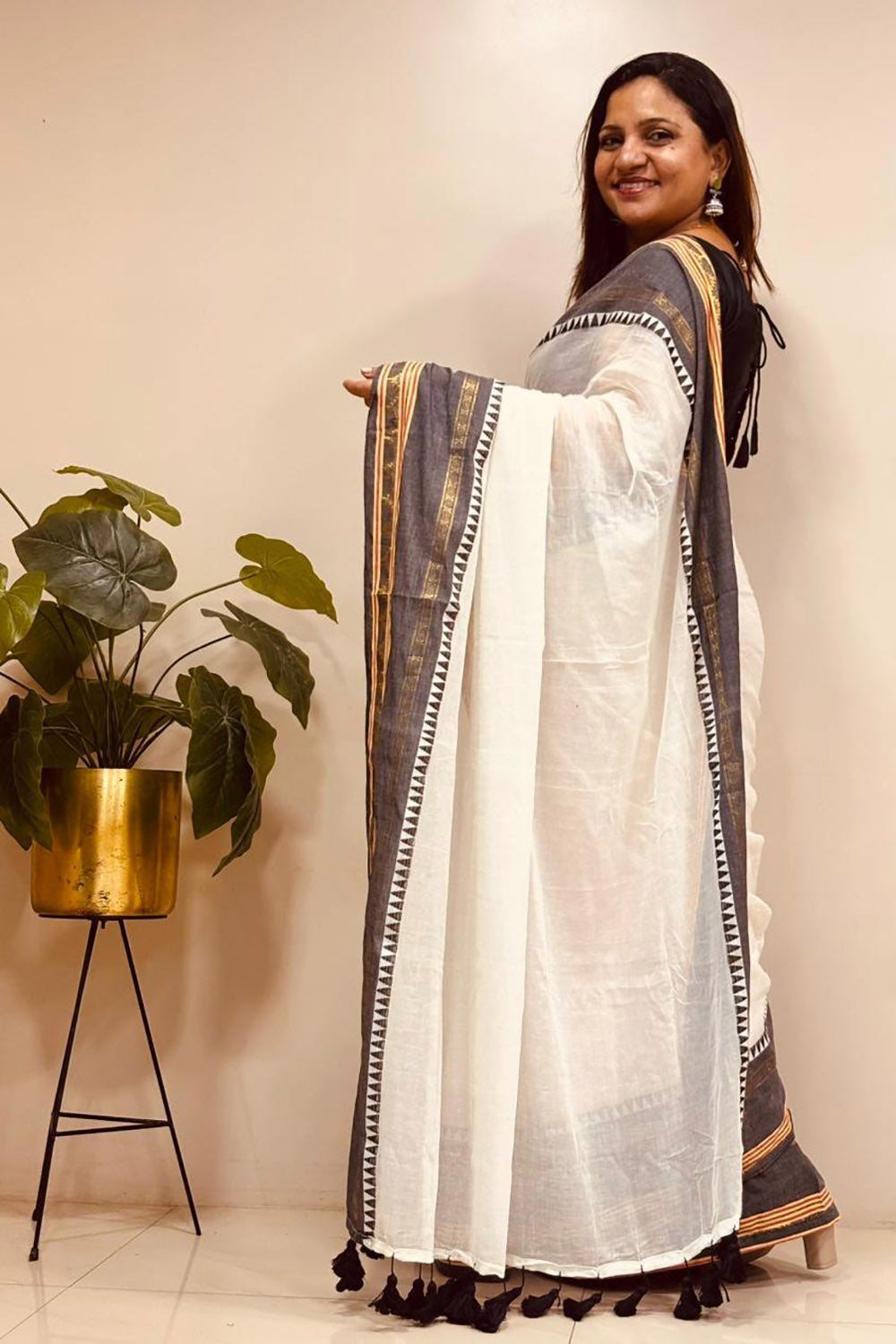 White And Grey Bengal Mul Cotton Saree Everyday Elegant