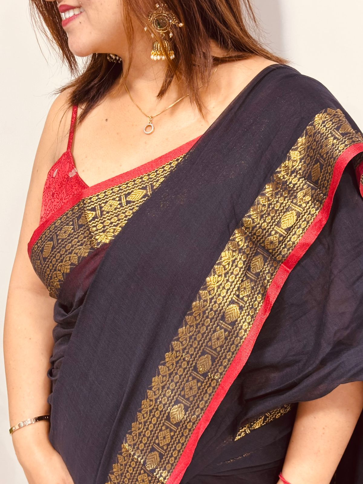 Black And Red Bengal Mul Cotton Saree Everyday Elegant