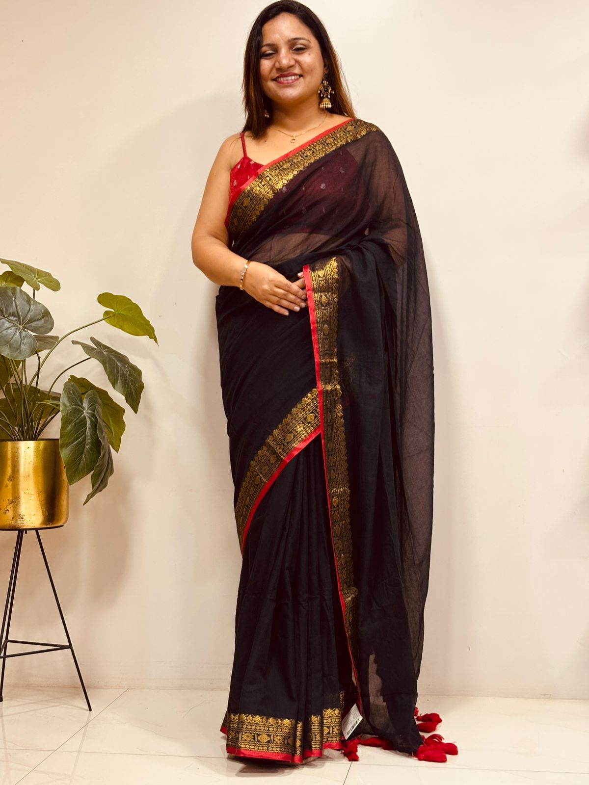 Black And Red Bengal Mul Cotton Saree Everyday Elegant
