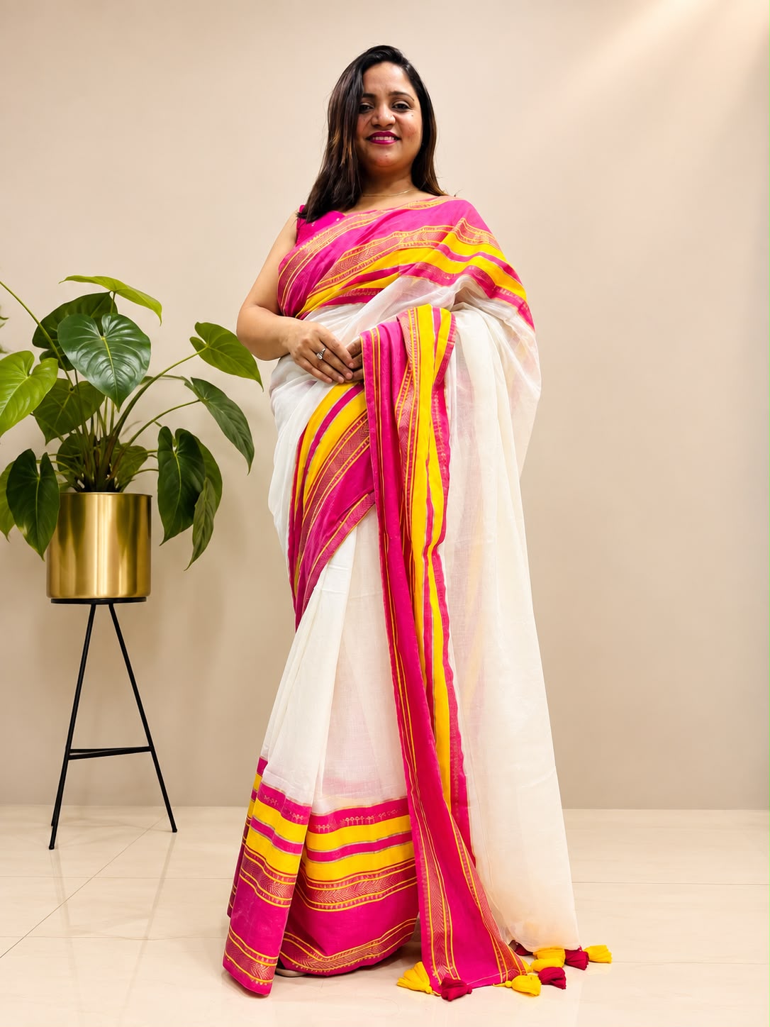 White Bengal Mul Cotton Saree