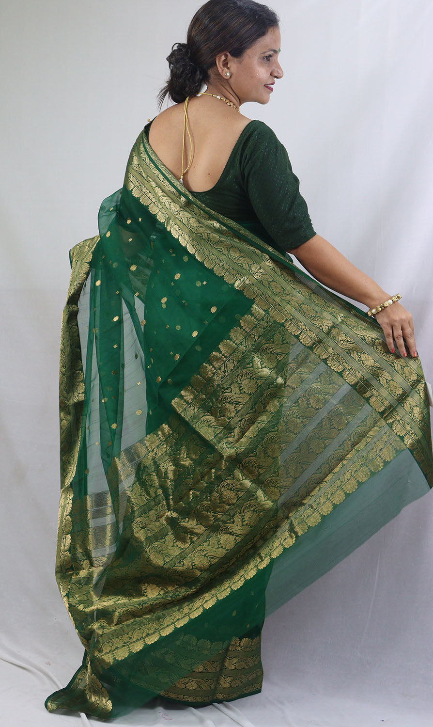 Green Chanderi Handloom Pure Katan Silk Saree - Elegant and Ethereal - Luxurion World