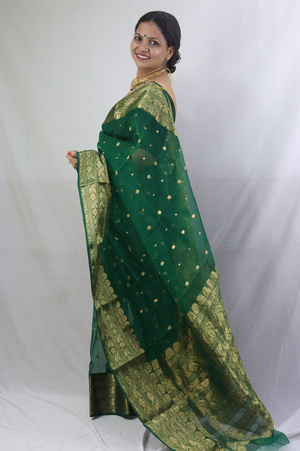 Green Chanderi Handloom Pure Katan Silk Saree - Elegant and Ethereal - Luxurion World
