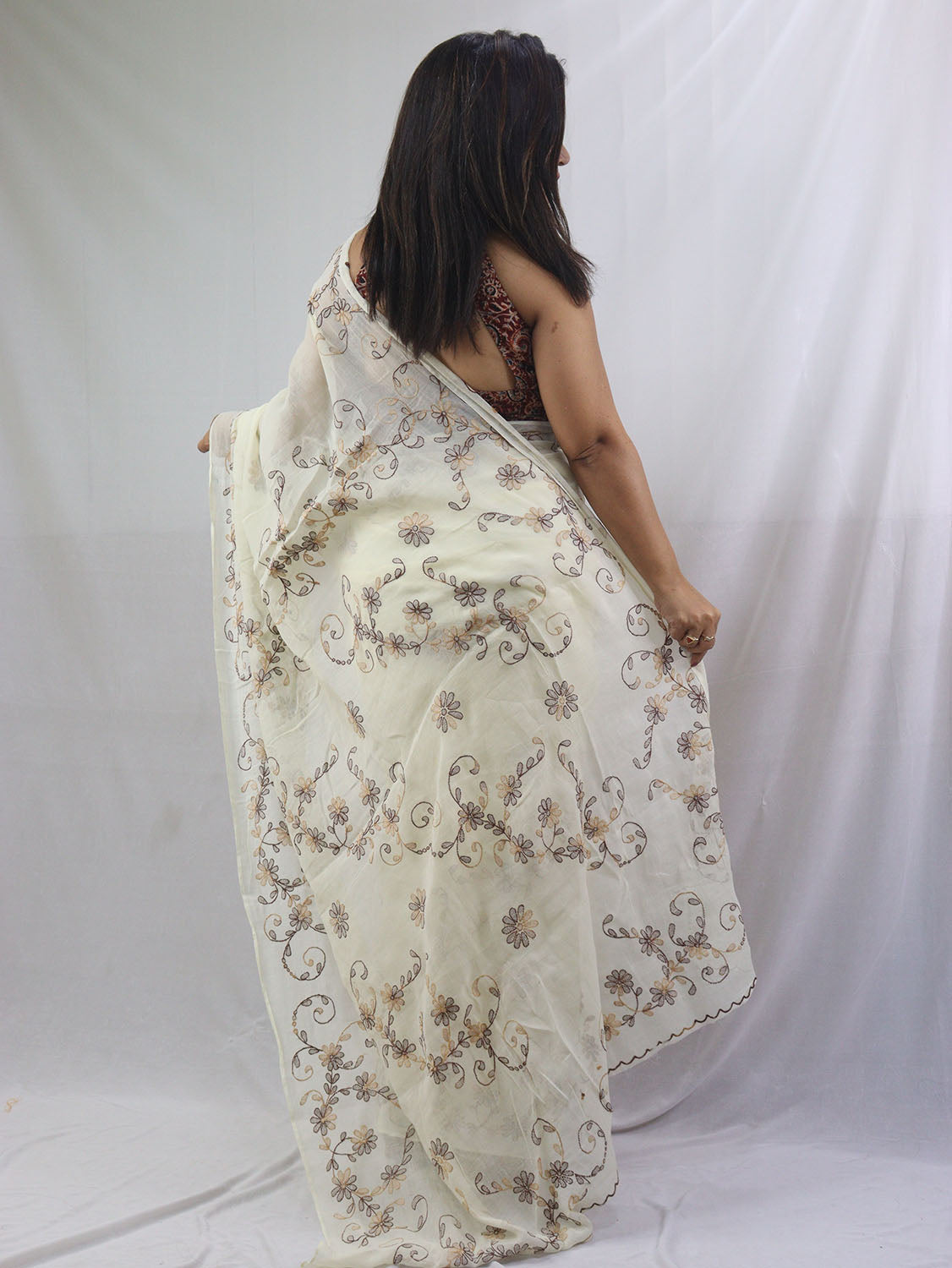 Stunning Off White Chikankari Saree with Intricate Embroidery - Pure Cotton - Luxurion World