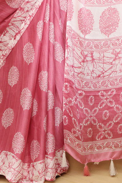 Stunning Pink Crepe Saree with Digital Print - Luxurion World