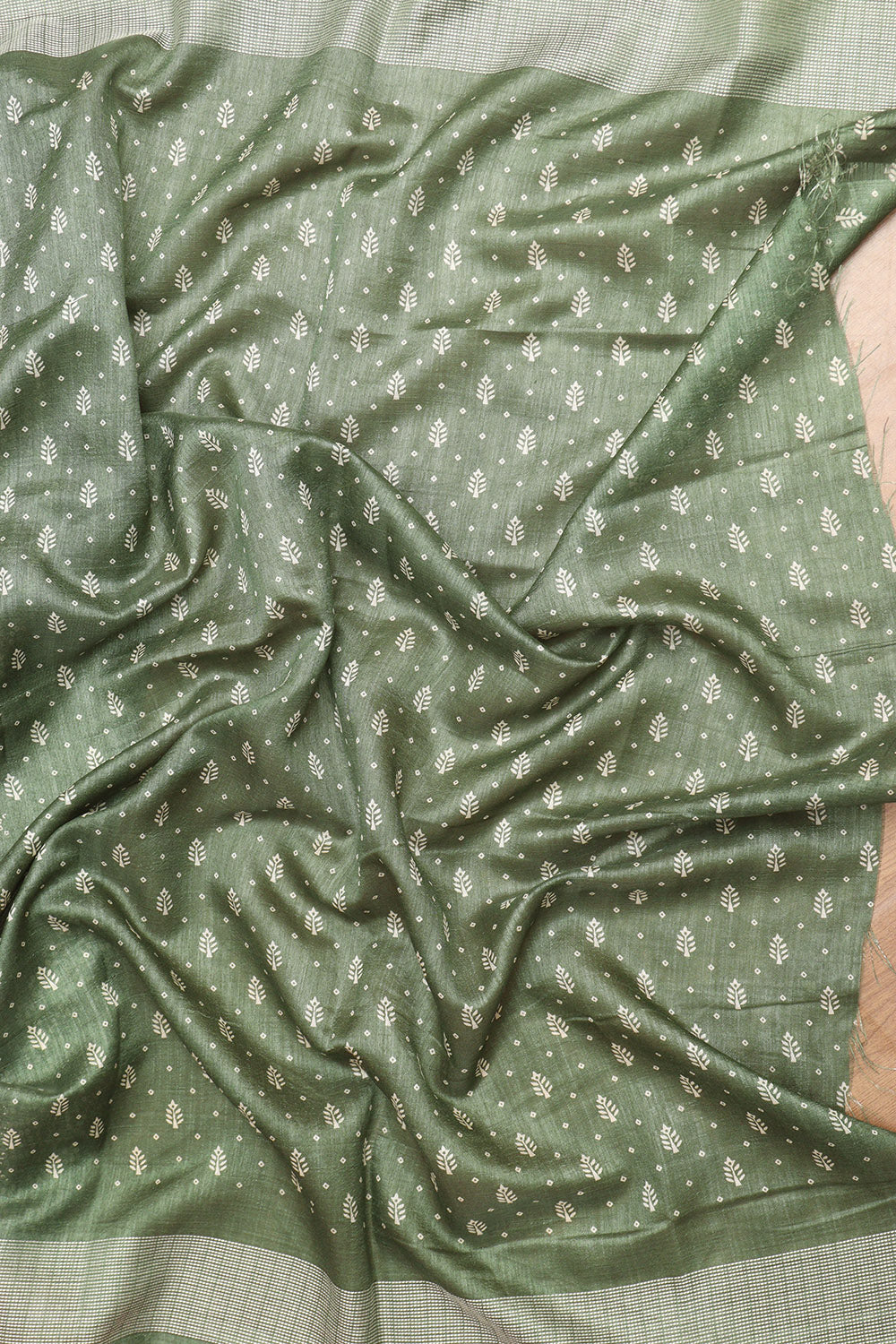 Green Bandhani Silk Saree with Digital Print - Luxurion World