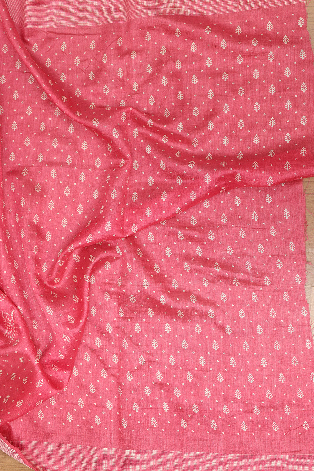 Stunning Pink Bandhani Silk Saree with Digital Print - Luxurion World