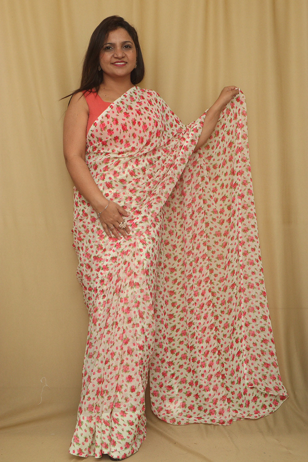 Elegant Off White Digital Printed Georgette Saree With Plain Silk Blouse Piece Fabric - Luxurion World