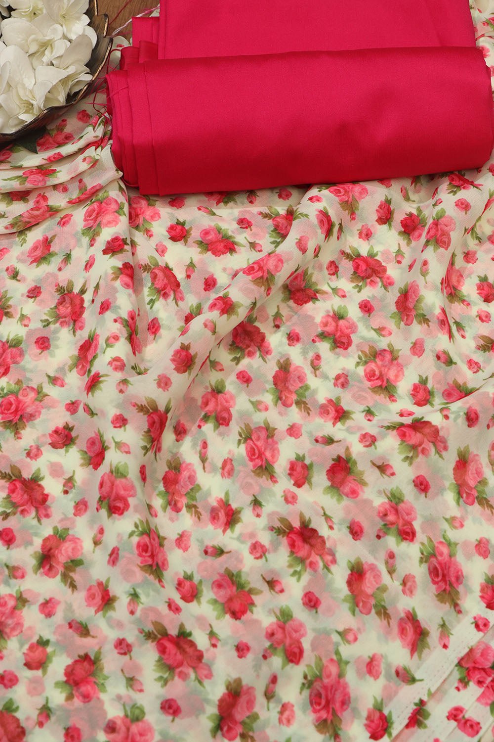 Elegant Off White Digital Printed Georgette Saree With Plain Silk Blouse Piece Fabric - Luxurion World