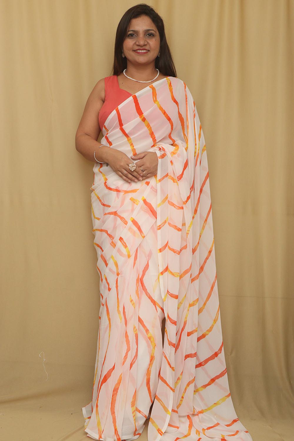 Elegant Off White Digital Printed Georgette Saree With Plain Silk Blouse Piece Fabric - Luxurion World