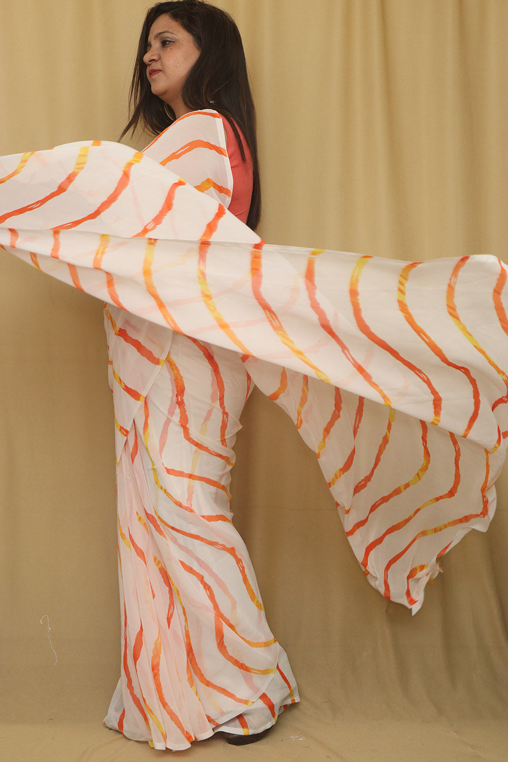 Elegant Off White Digital Printed Georgette Saree With Plain Silk Blouse Piece Fabric - Luxurion World