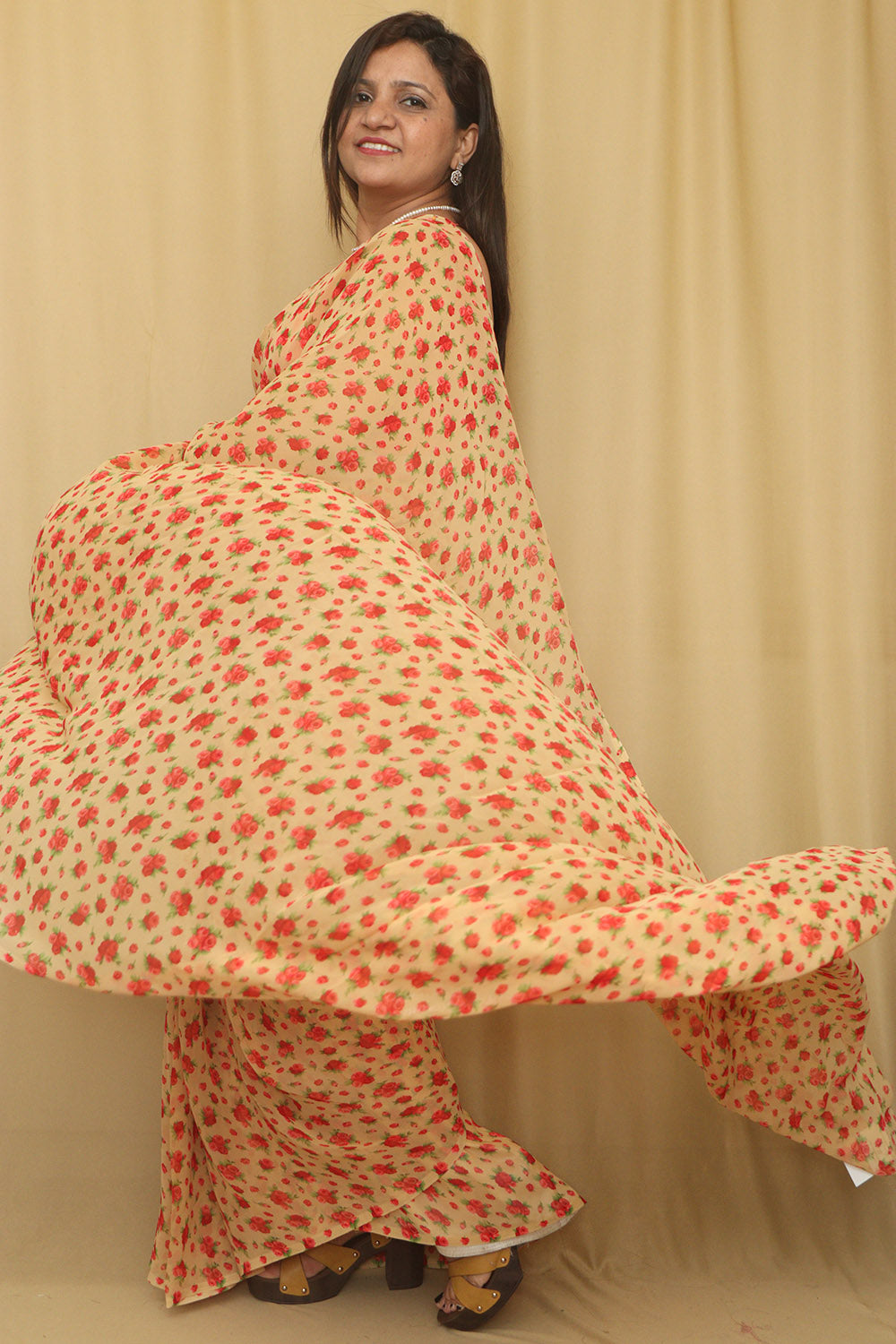 Pastel Digital Printed Georgette Saree With Plain Silk Blouse Piece Fabric - Luxurion World